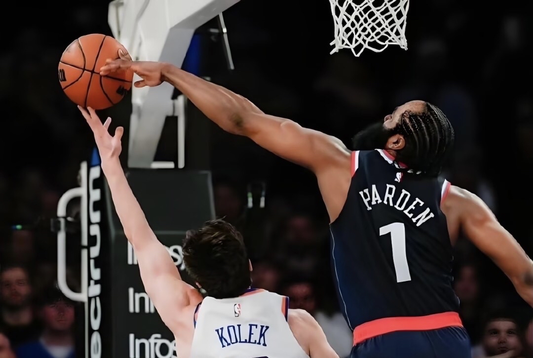 天博体育官网有实力-洛杉矶快船训练开放日，今夜外线爆发引欢呼，社区盾在即，资深球员宣示担当