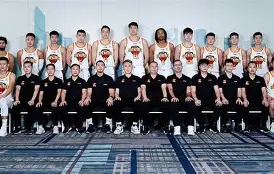 -辽宁男篮37分大胜深圳