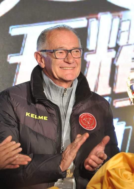 上海久事训练开放日，今晨队长鼓劲引欢呼，意甲在即，数据趋势出现新变化